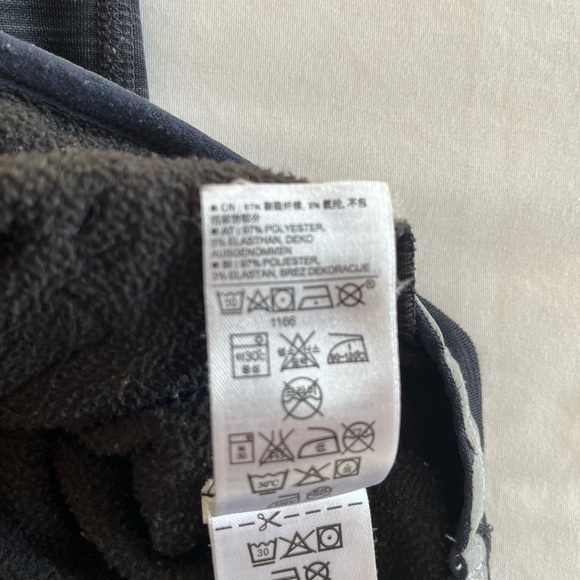 Gap fit hooded t shirt - Picture 5 of 6